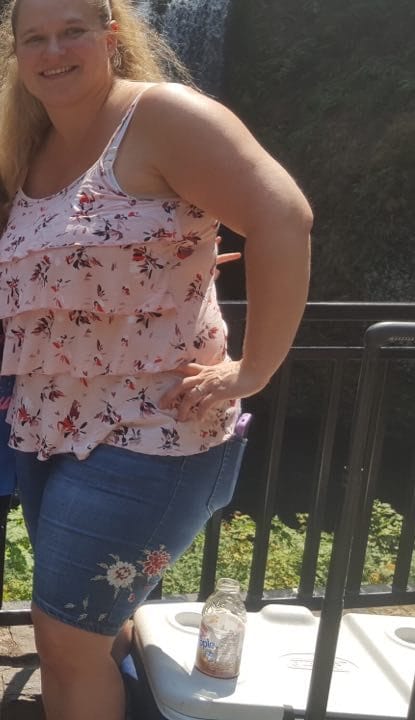 Robin before starting her weight-loss journey at 226.6 lbs